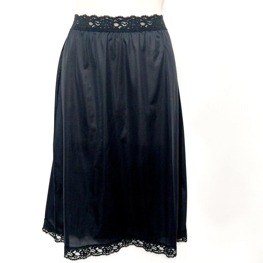 🔵BOGO FREE🔵 Vintage Vassarette Black Half Slip Sz M